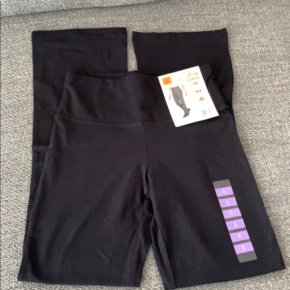 RBX brand women’s leggings size small. NWT.